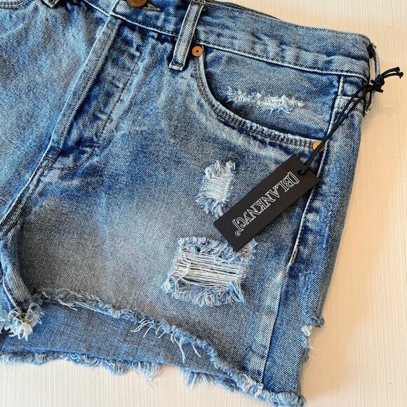 Blank NYC Distroyed Cut Off Button Fly Denim Shorts Medium Wash Women’s size 28 - Picture 3 of 10